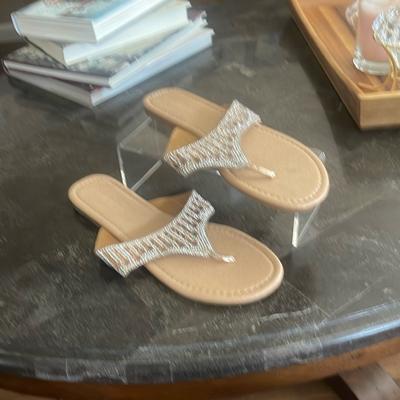 Olivia Miller Sandals - Picture 2 of 4